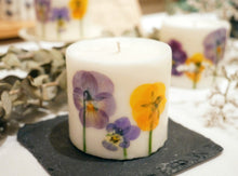 Load image into Gallery viewer, Viola Pressed Flower Soy Candle (Small)