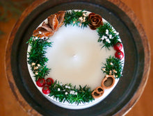 Load image into Gallery viewer, Seasonal Christmas Wreath Candle (Essential Oil Blend)