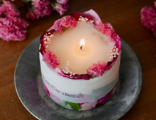 Load image into Gallery viewer, Mother’s Day Rose Wreath Soy Candle