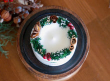 Load image into Gallery viewer, Seasonal Christmas Wreath Candle (Essential Oil Blend)